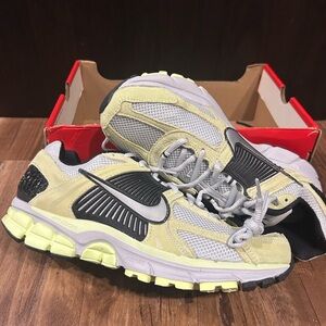 Nike Vomero 5 “Barely Volt” Size 10.5 Brand New